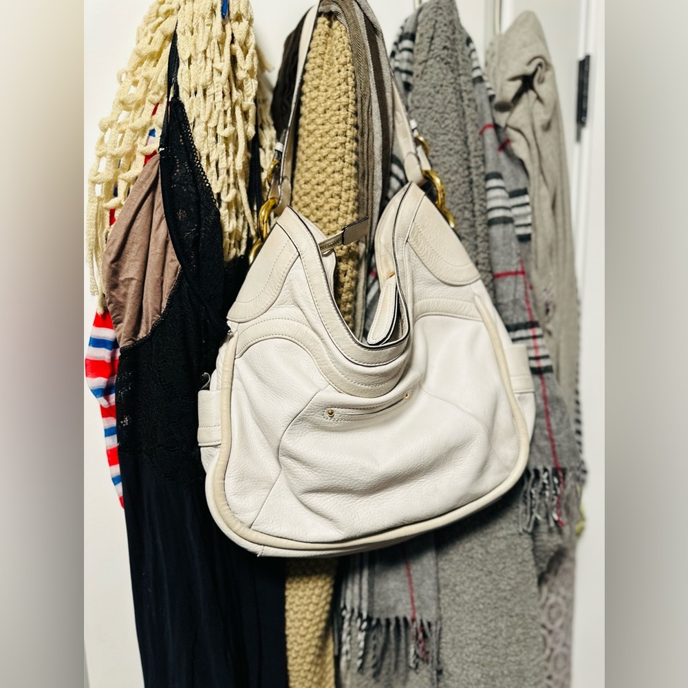 b. makowsky Hobo Leather Shoulder Bag White & Gold Hardware Adjustable - EUC - Picture 12 of 15